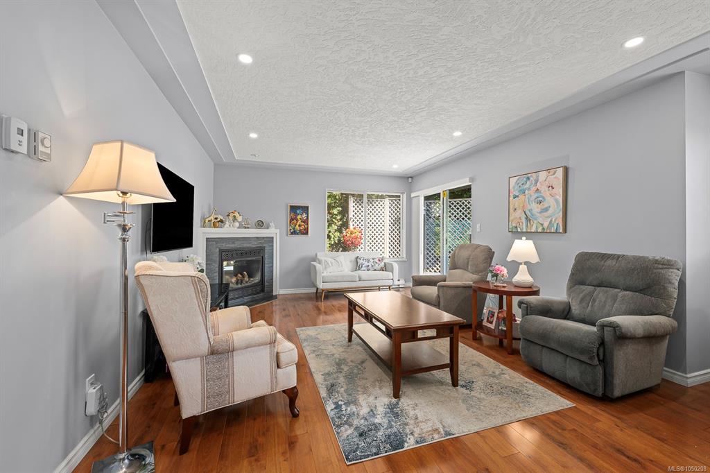 Third View of 950 Braidwood Rd, PANORAMA GARDENS, Courtenay, BC, V9N 3R9