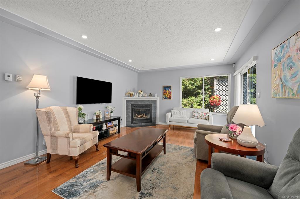 Fifth View of 950 Braidwood Rd, PANORAMA GARDENS, Courtenay, BC, V9N 3R9