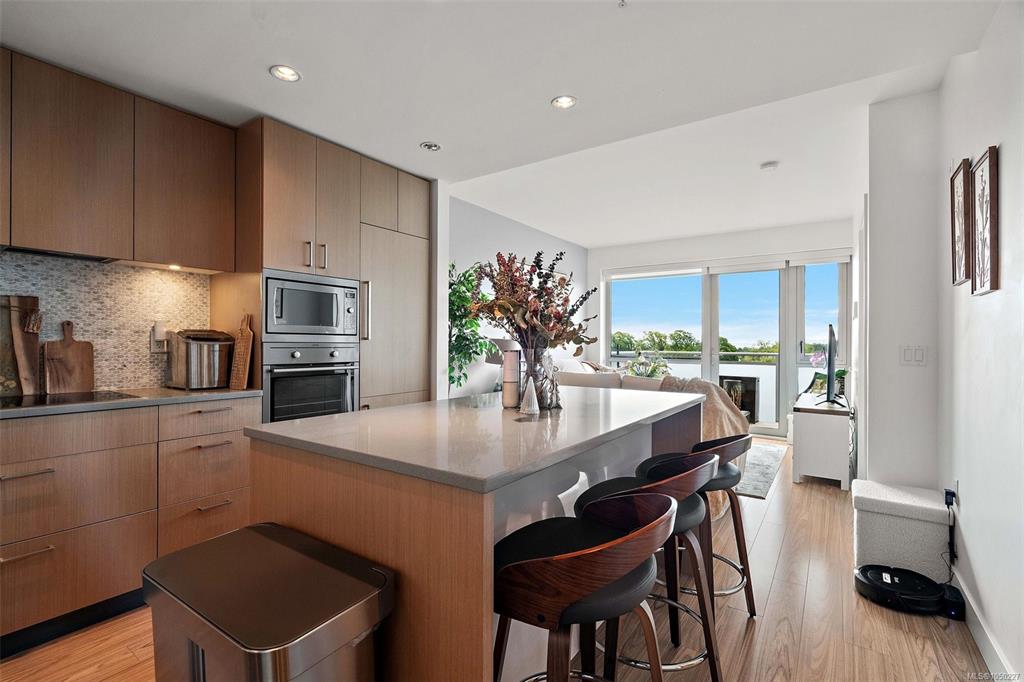 Fifth View of 838 Broughton St, Escher, Victoria, BC, V8W 1E4