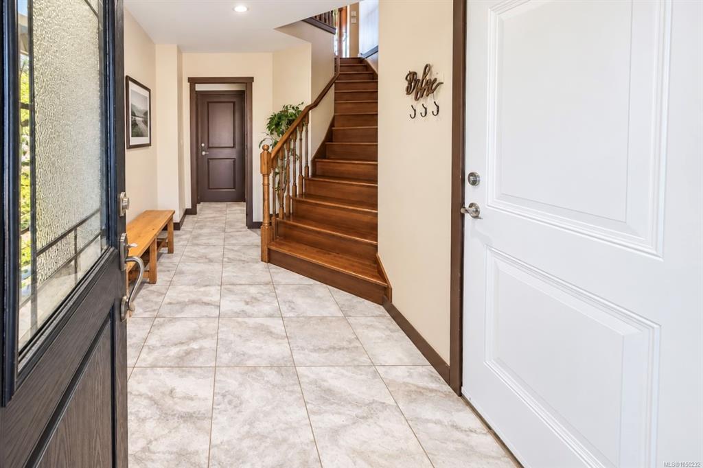 Third View of 850 Lorne White Pl, Ucluelet, BC, V0R 3A0