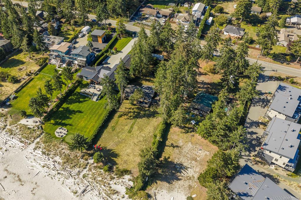 Third View of 8998 Clarkson Ave, Black Creek, BC, V9J 1B2