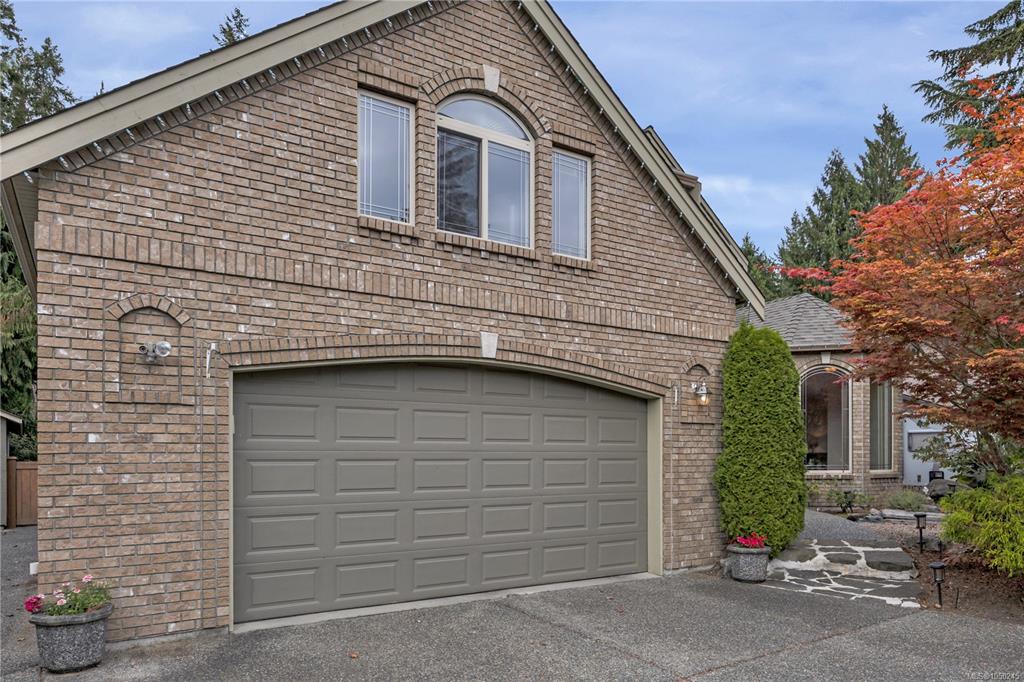 901 Savary Dr, 1050245, BC,