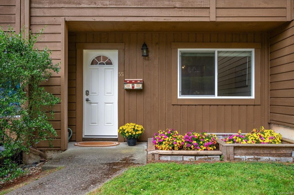 Third View of 855 Howard Ave, Eagle Heights, Nanaimo, BC, V9R 5V4