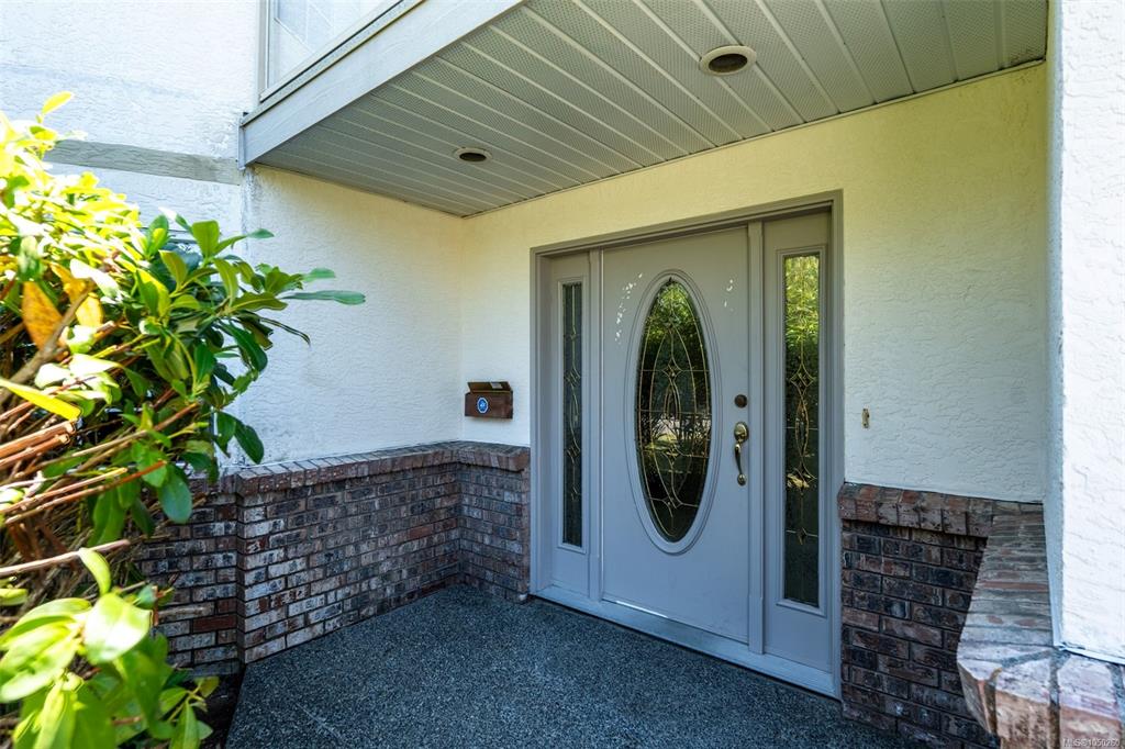Fourth View of 1847 El Sereno Dr, Saanich, BC, V8N 6K4