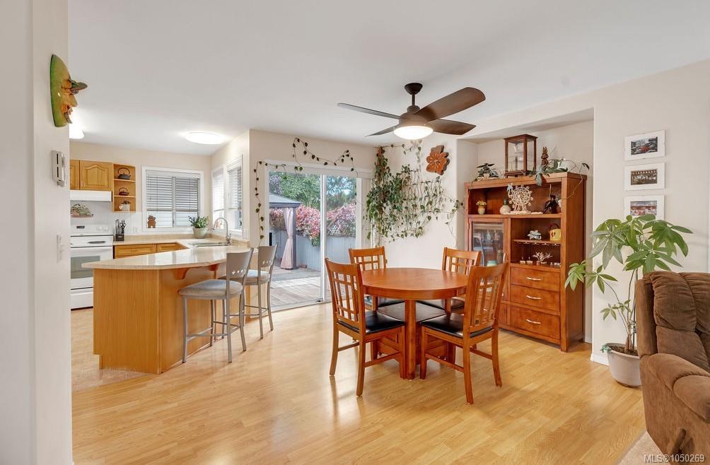 Fifth View of 950 Mcdonald St, Duncan, BC, V9L 1Z1