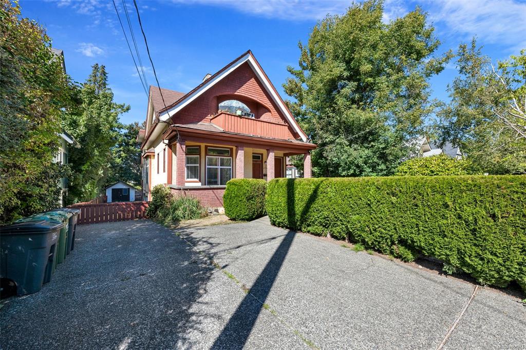 Third View of 124 St Andrews St, Victoria, BC, V8V 2M7