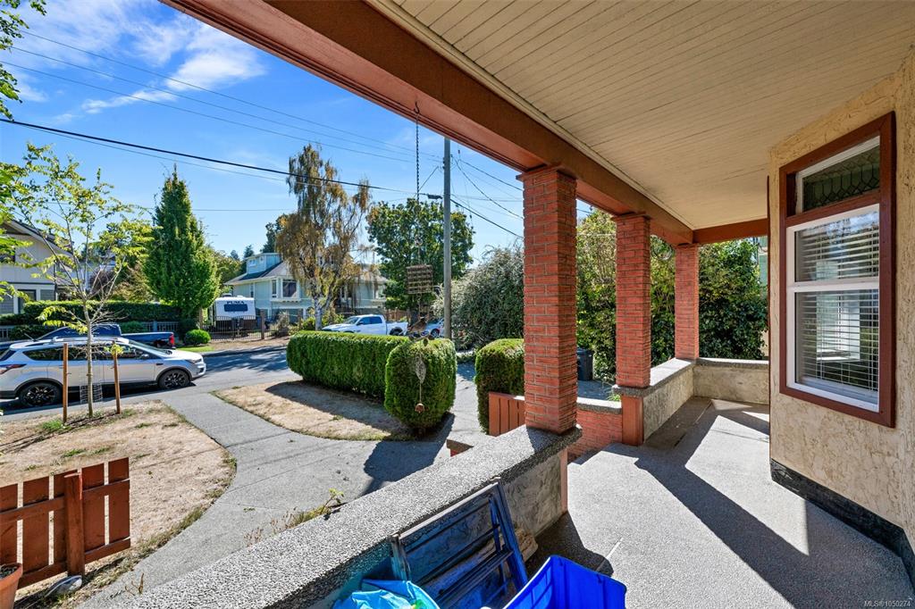Fifth View of 124 St Andrews St, Victoria, BC, V8V 2M7