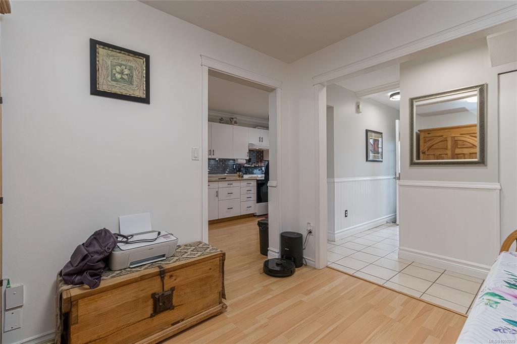 Fifth View of 2771 Spencer Rd, Langford, BC, V9B 4E2