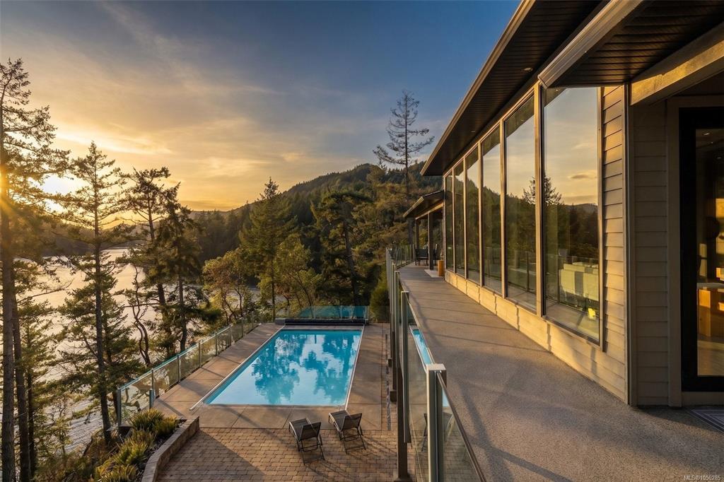 1081 Aspen Rd, 1050285, BC,