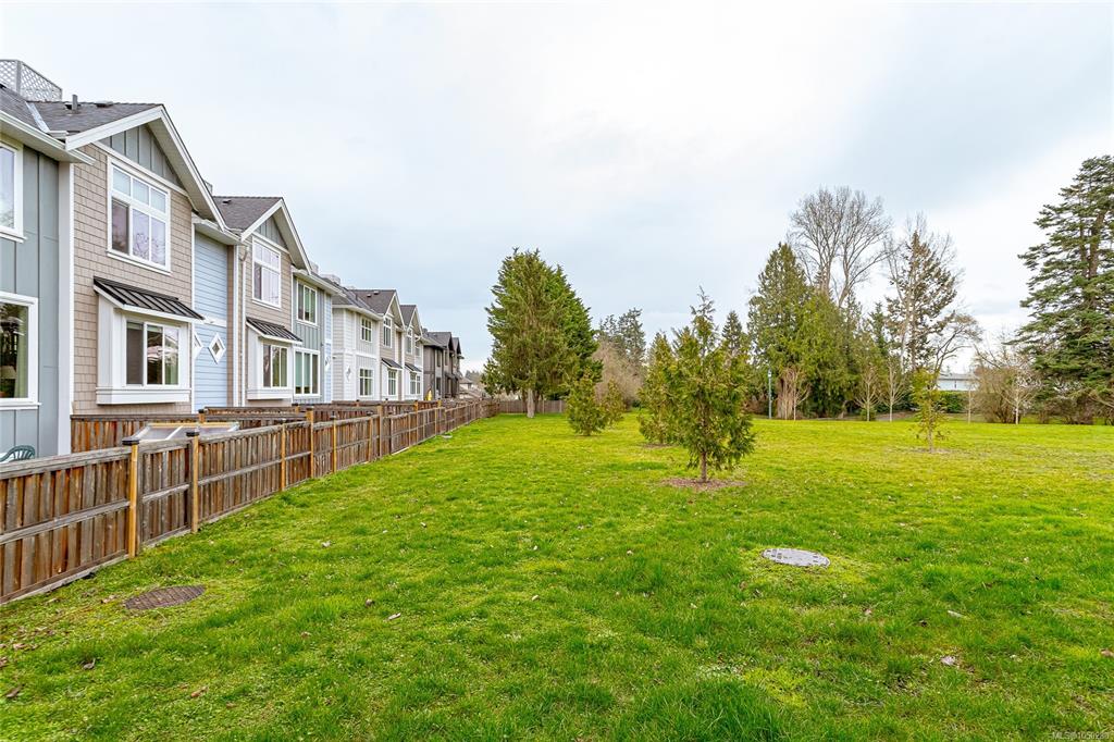 Fourth View of 10480 Resthaven Dr, Melville Parkside, Sidney, BC, V8L 3H7