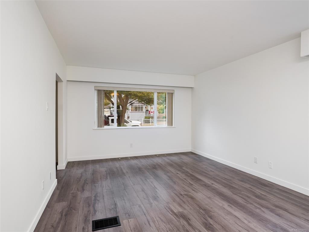 Fourth View of 3092 Albany St, Victoria, BC, V9A 1R5