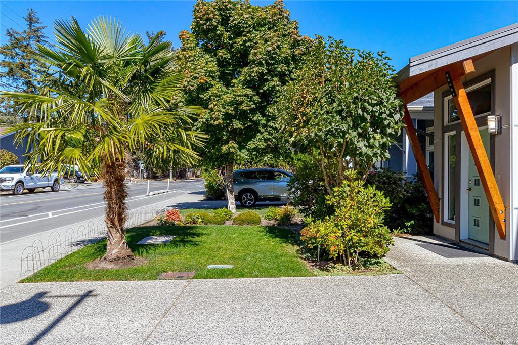 Fourth View of 3325 Painter Rd, Colwood, BC, V9C 2H7