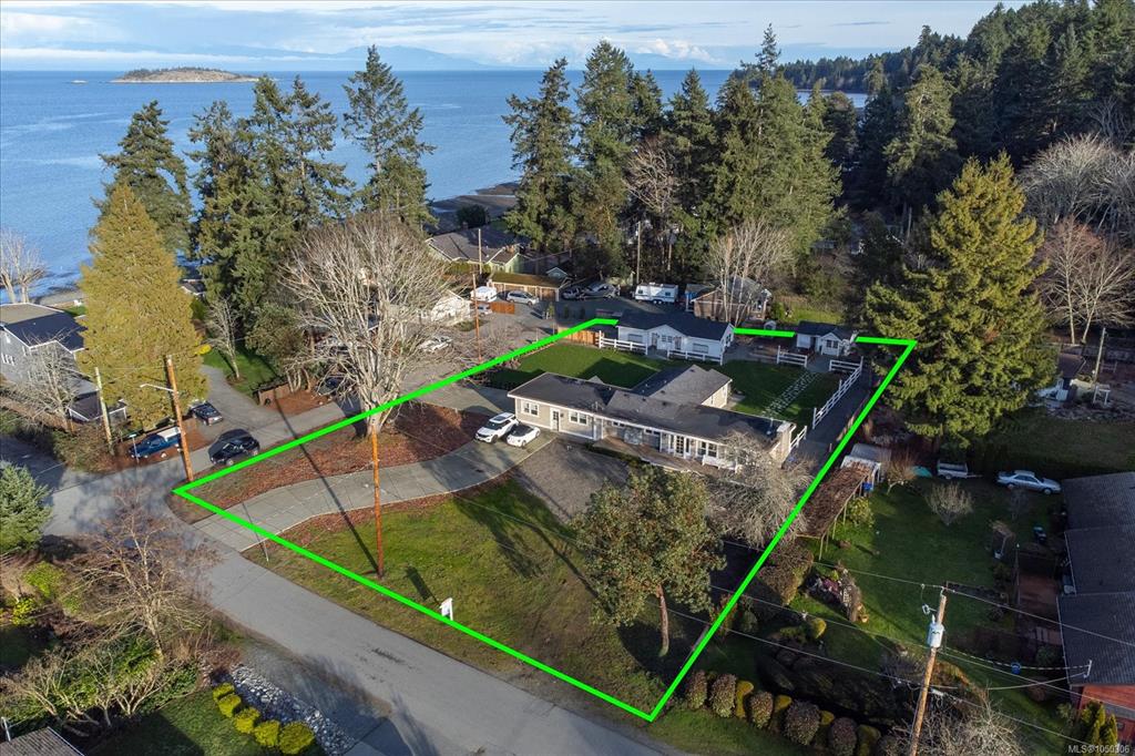 7128 Benwaldun Rd, 1050306, BC,