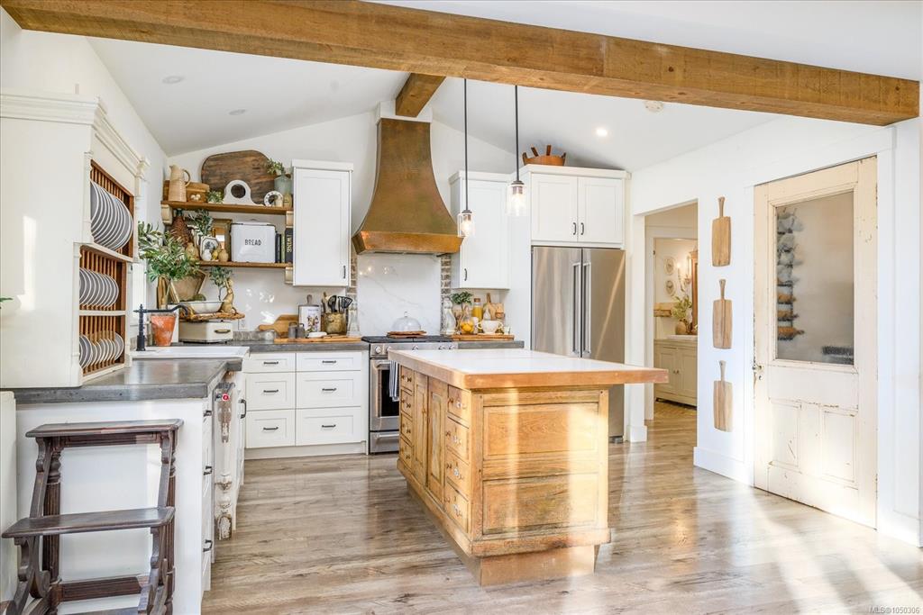 Third View of 7128 Benwaldun Rd, Lantzville, BC, V0R 2H0