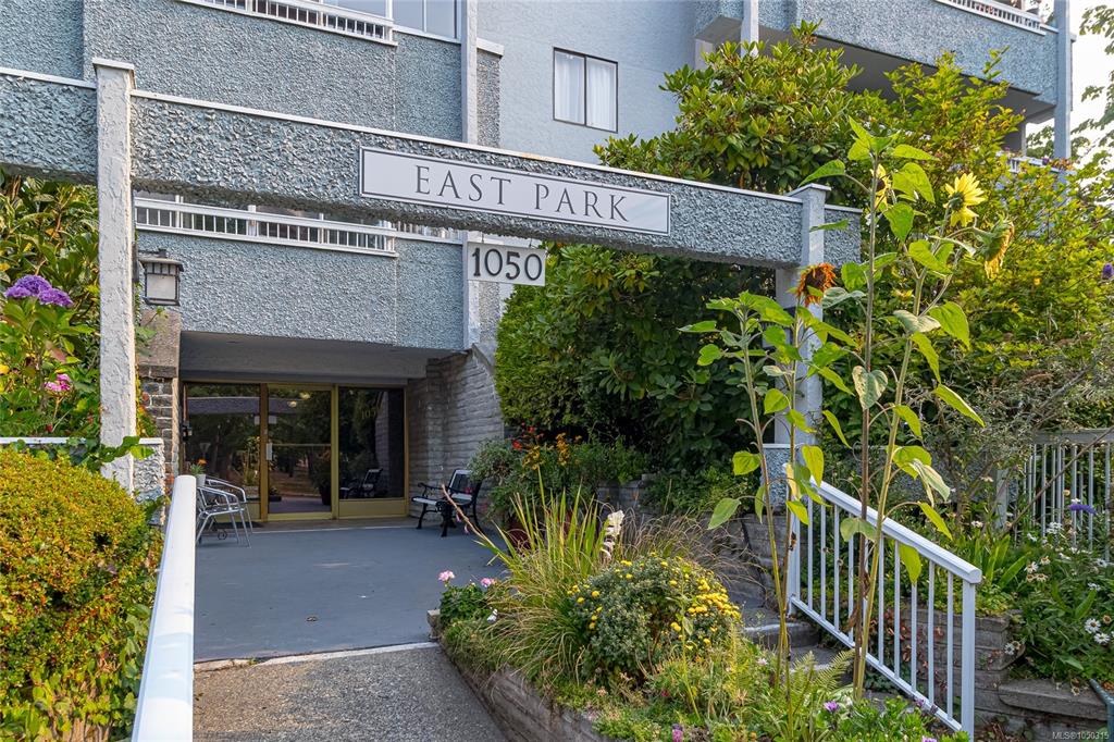 Fourth View of 1050 Park Blvd, Victoria, BC, V8V 2T4