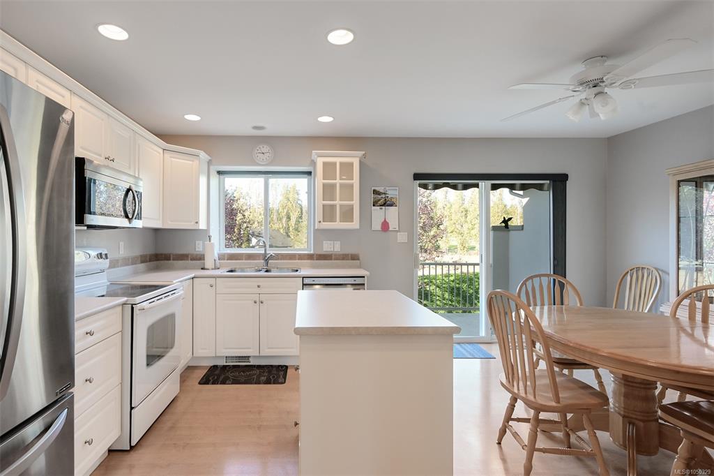 920 Brulette Pl, 1050329, BC,