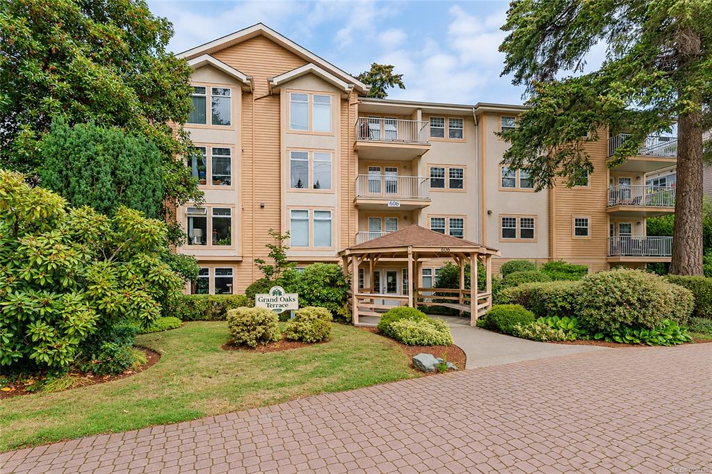 606 Goldstream Ave, 1050335, BC,