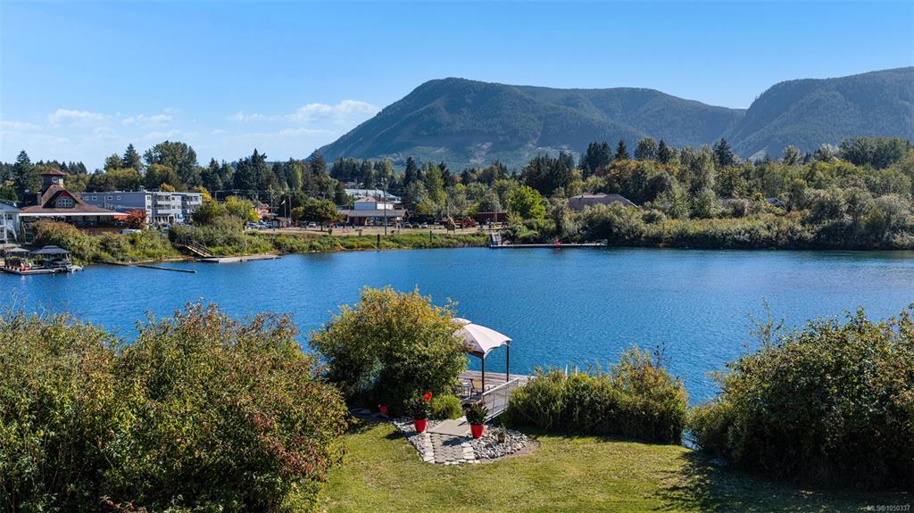 Third View of 170 Wavell Rd, Lake Cowichan, BC, V0R 2G0
