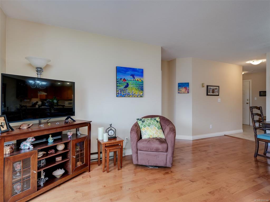 Fifth View of 7070 West Saanich Rd, Central Saanich, BC, V8M 1P5