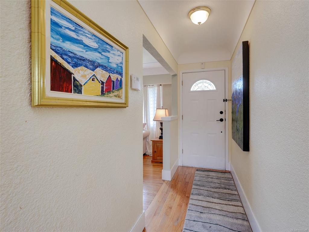 Third View of 530 Dumeresq St, Saanich, BC, V8Z 1X2
