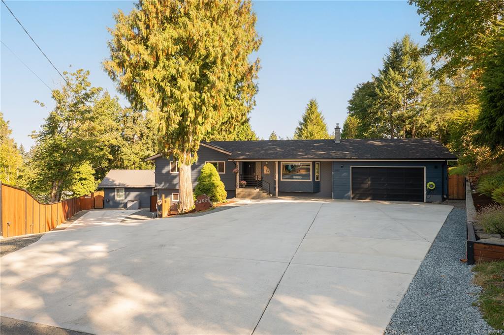Fourth View of 2302 Towerview Cres, Nanaimo, BC, V9R 6T3