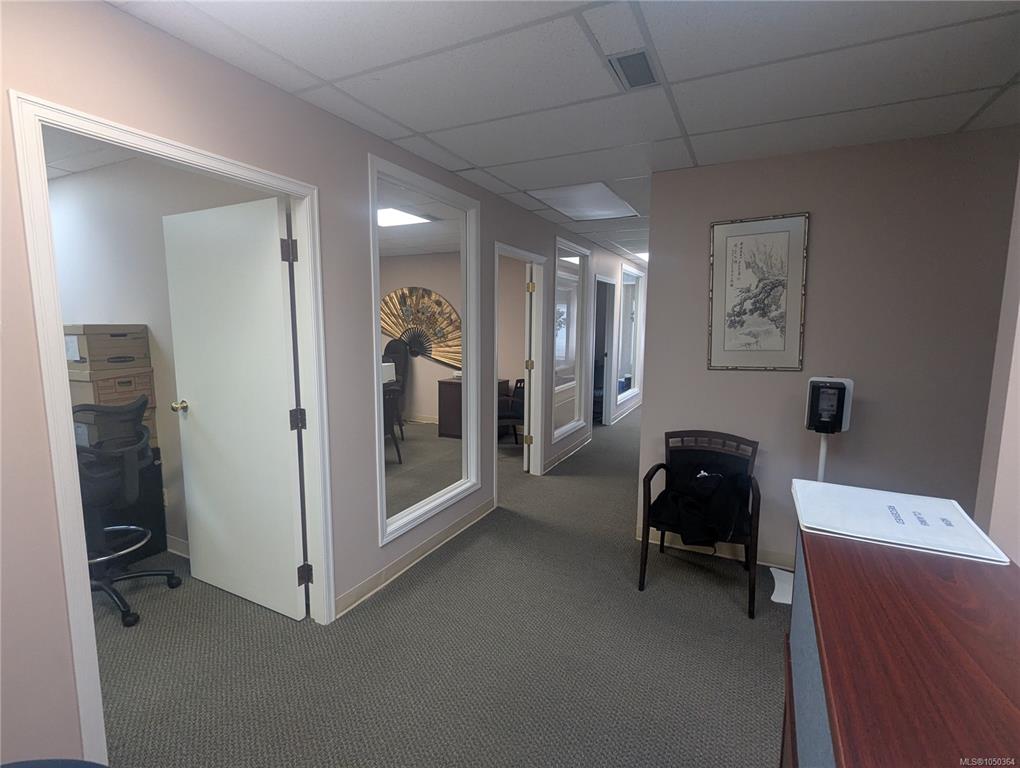 Fourth View of 3318 Oak St, Saanich, BC, V8X 1R1