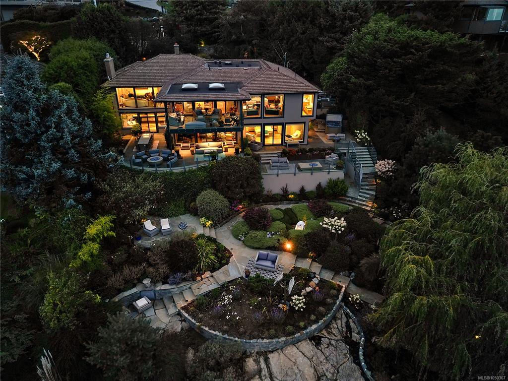 Third View of 2920 Mt Baker View Rd, Saanich, BC, V8N 1Z5