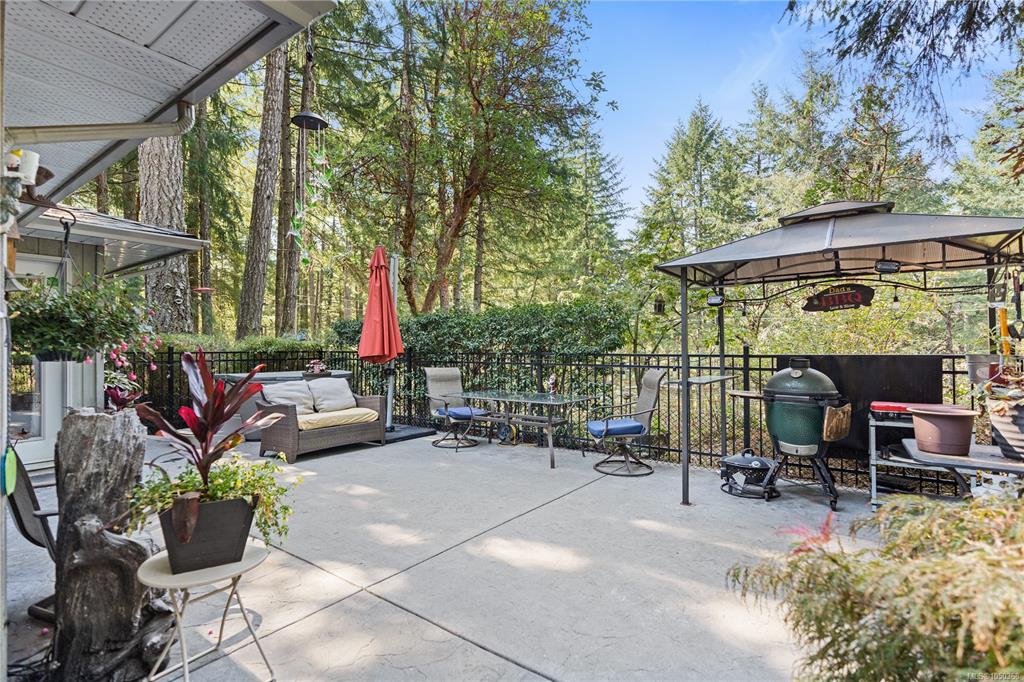 Third View of 661 Millstream Lake Rd, Highlands, BC, V9B 6E9