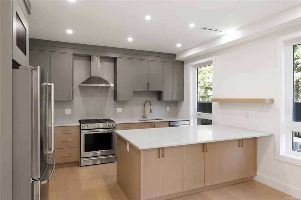 Fourth View of 2294 Gail Pl, Sidney, BC, V8L 2S2