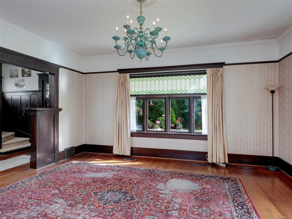 Fifth View of 1956 Ashgrove St, Victoria, BC, V8R 4N7