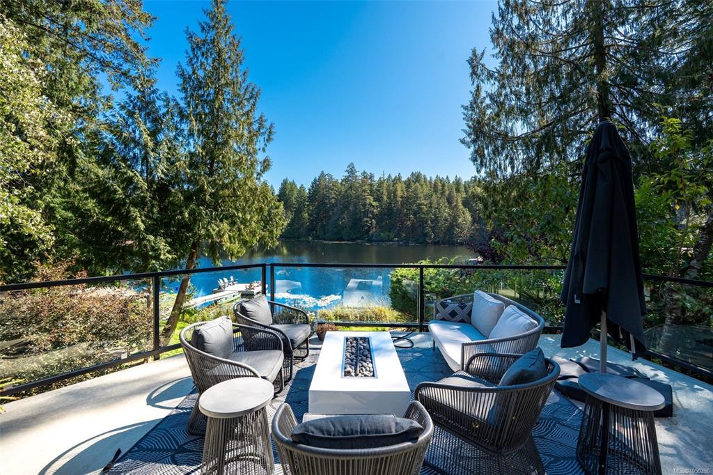 Fourth View of 685 Lost Lake Rd, Highlands, BC, V9B 6E3