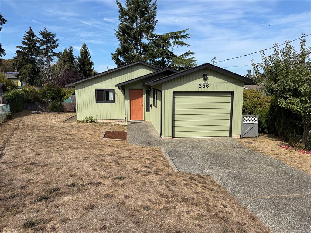 Third View of 256 Ardenlea Pl, View Royal, BC, V9B 5P3