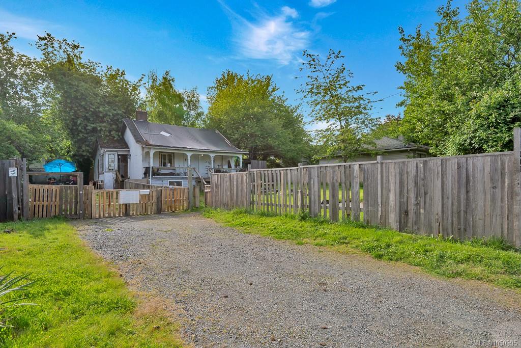 Third View of 307 Holly Ave, Nanaimo, BC, V9S 3M3