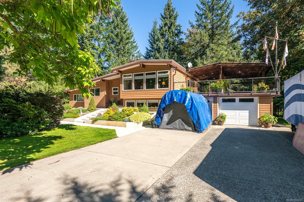 Fifth View of 3742 James Cres, Black Creek, BC, V9J 1E9