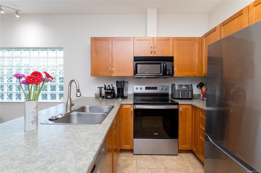 Second View of 1963 Polo Park Crt, Central Saanich, BC, V8M 2K1