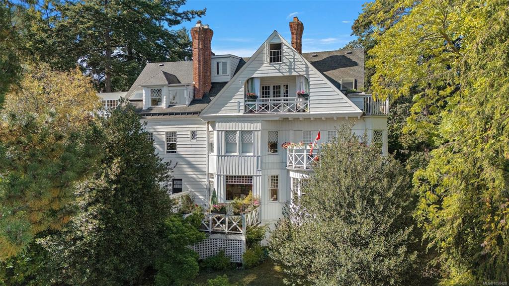 Second View of 1715 Rockland Ave, Hoche Laga, Victoria, BC, V8S 1W6