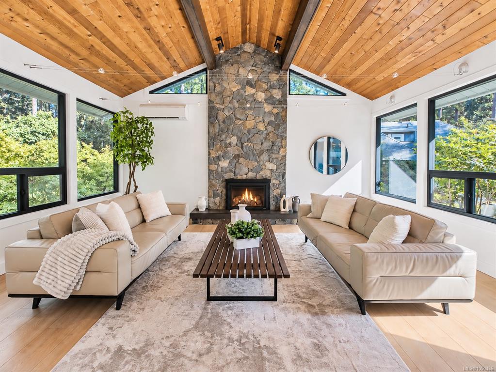 Fifth View of 973 Wagonwood Pl, Saanich, BC, V8X 4M1