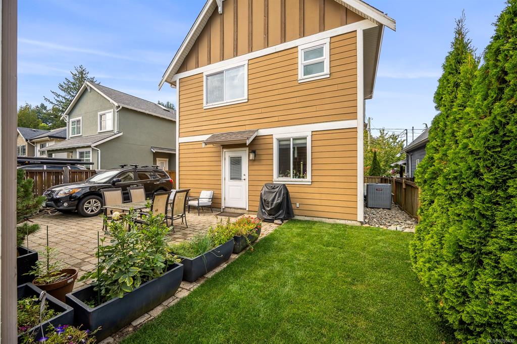 Third View of 232 2nd St, Courtenay, BC, V9N 1B7