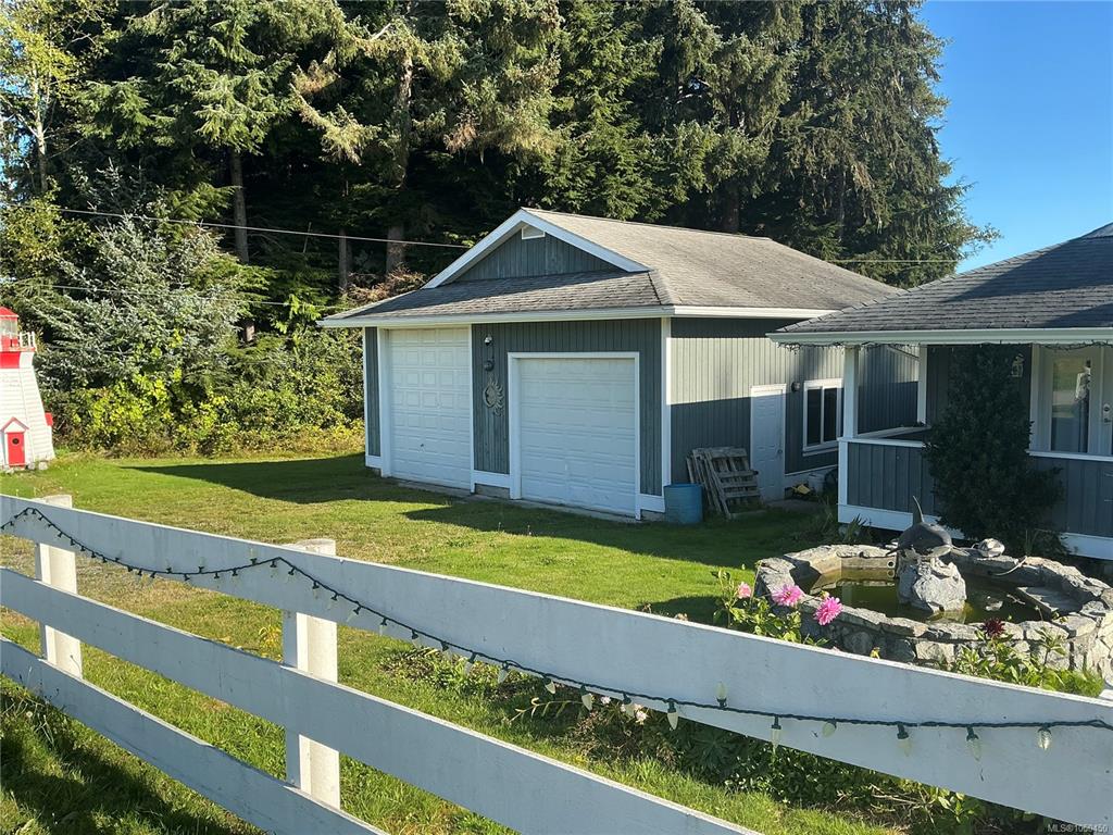 Third View of 210 Poplar Rd, Alert Bay, BC, V0N 1A0