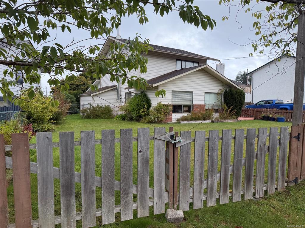 Third View of 2680 Kingcome Pl, Port McNeill, BC, V0N 2R0