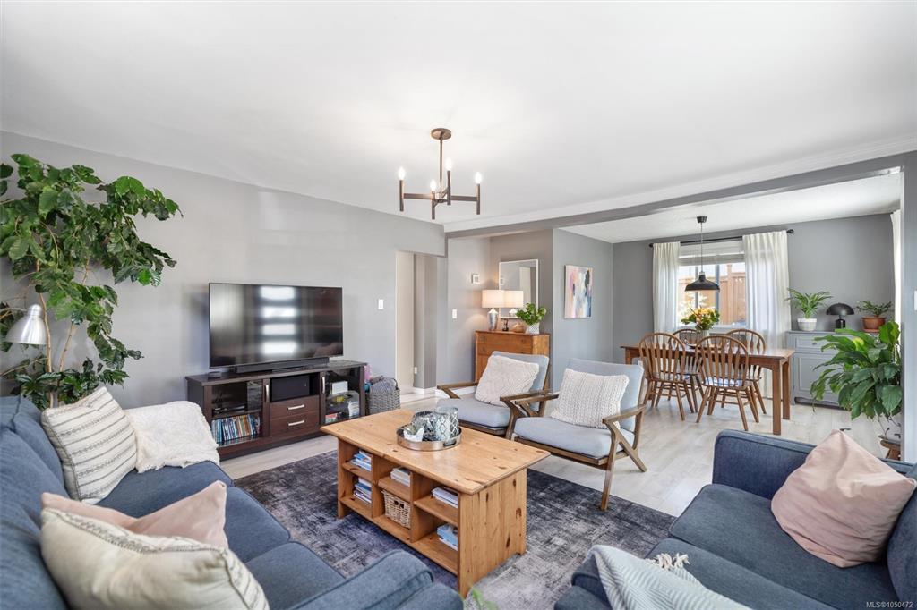 Fourth View of 3054 Millgrove St, Saanich, BC, V9A 1X5