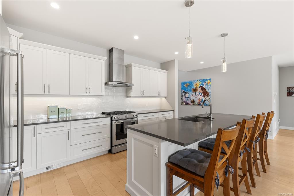 Fifth View of 711 Salal St, Campbell River, BC, V9H 0E6