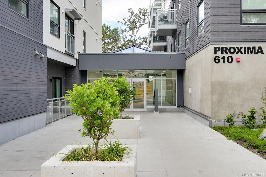Third View of 610 Lampson St, Esquimalt, BC, V9A 0L4