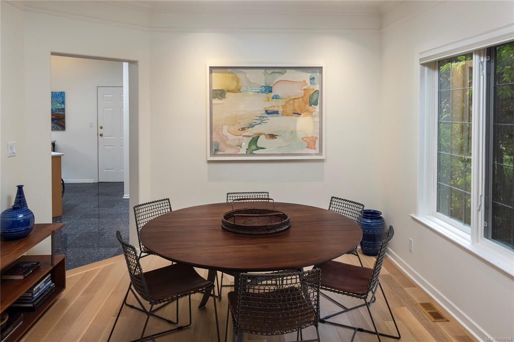 Fifth View of 1880 Chandler Ave, Victoria, BC, V8S 1N8