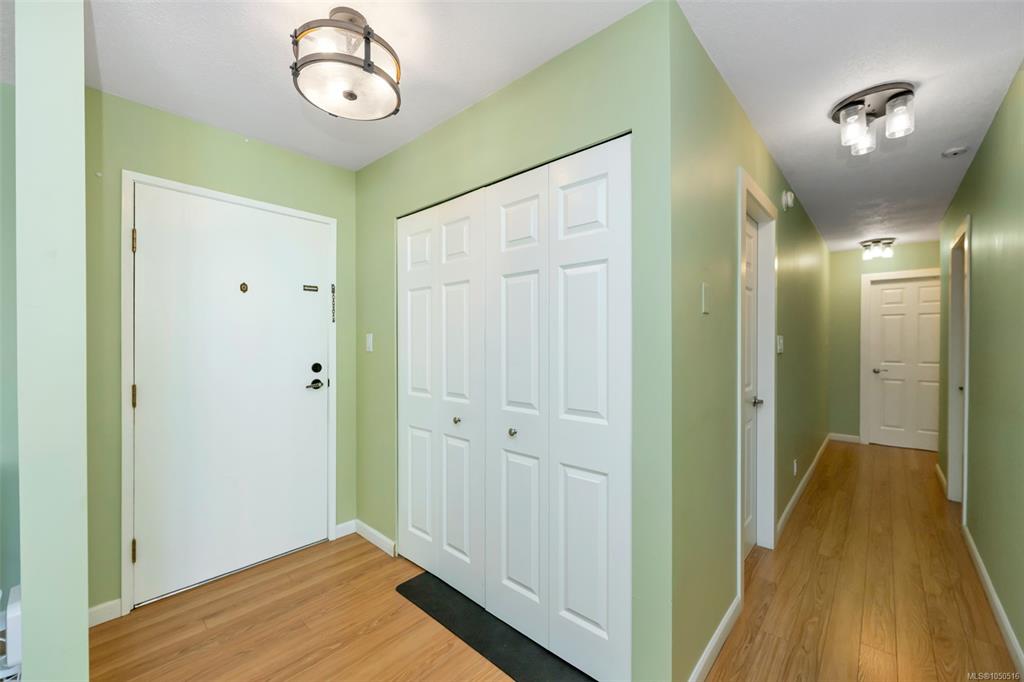 Fifth View of 853 Selkirk Ave, Esquimalt, BC, V9A 2T7