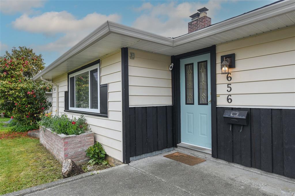 Fourth View of 656 14th St, Courtenay, BC, V9N 1W6