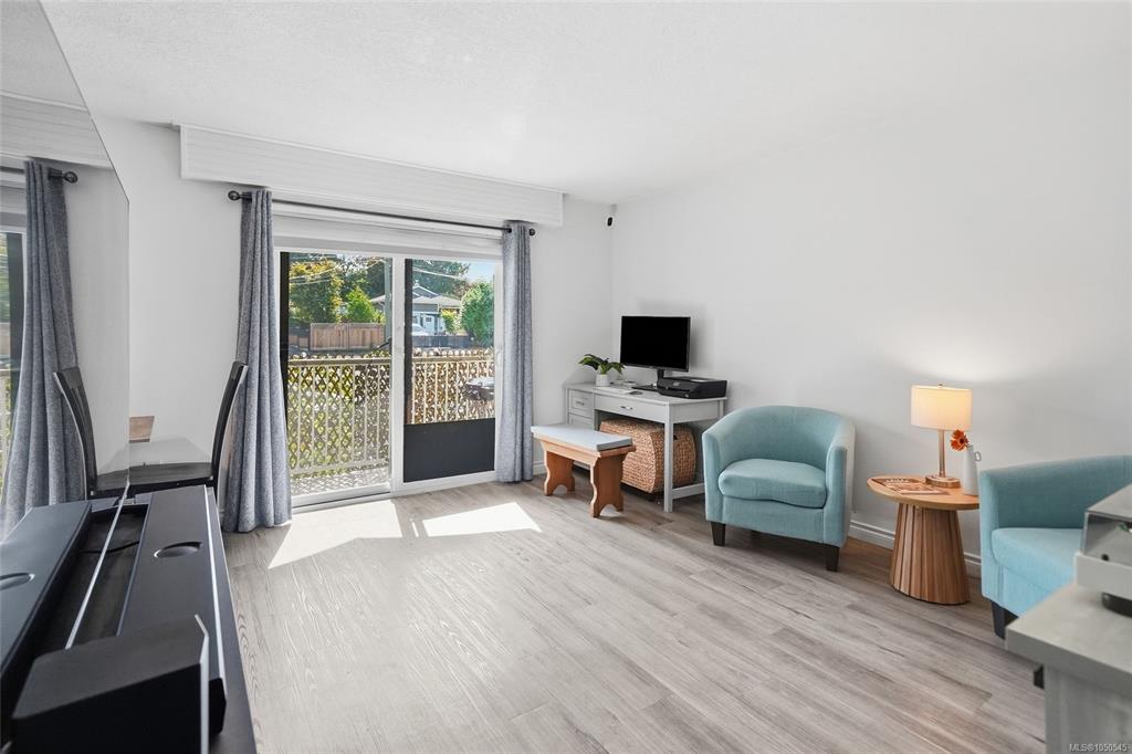 Third View of 129 Sixth Ave E, Qualicum Beach, BC, V9K 1R2