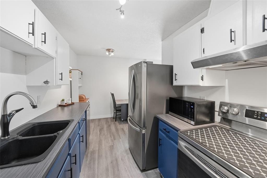 Fifth View of 129 Sixth Ave E, Qualicum Beach, BC, V9K 1R2