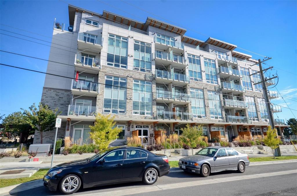 Second View of 916 Lyall St, Esquimalt, BC, V9A 5E6