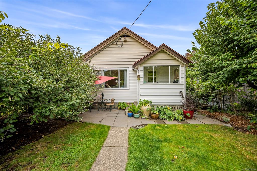 Third View of 836 3rd St, Courtenay, BC, V9N 1G1
